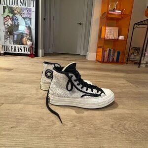 Converse fuzzy high tops